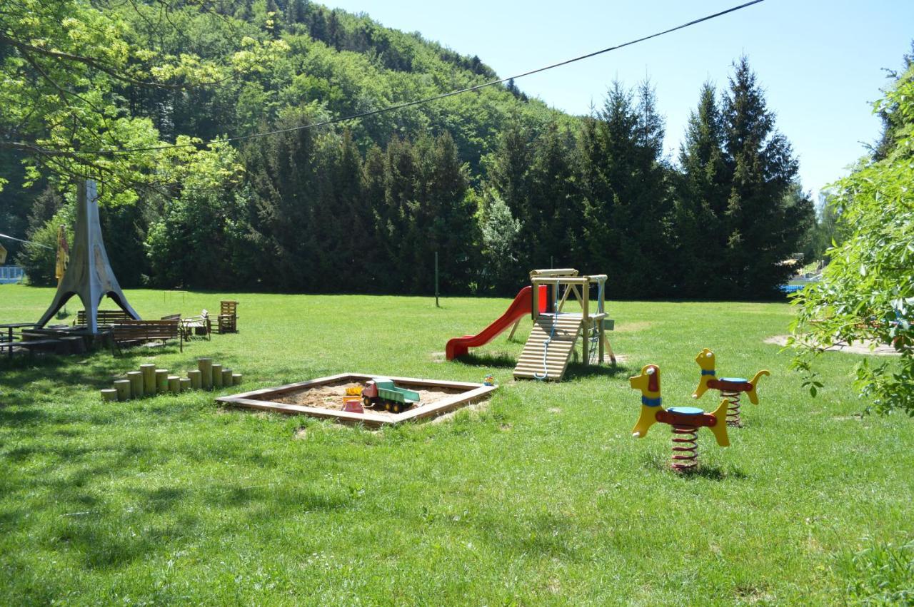 Mobilheim Kemp Roznov pod Radhostem Luaran gambar